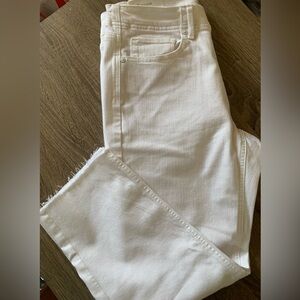 White Denim Jeans
High -Rise
Straight- Leg Crop